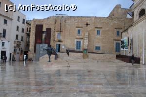 [P06] Valletta, Piața Jean de Vallette » foto by mprofeanu
 - 
<span class="allrVoted glyphicon glyphicon-heart hidden" id="av1273477"></span>
<a class="m-l-10 hidden" id="sv1273477" onclick="voting_Foto_DelVot(,1273477,3405)" role="button">șterge vot <span class="glyphicon glyphicon-remove"></span></a>
<a id="v91273477" class=" c-red"  onclick="voting_Foto_SetVot(1273477)" role="button"><span class="glyphicon glyphicon-heart-empty"></span> <b>LIKE</b> = Votează poza</a> <img class="hidden"  id="f1273477W9" src="/imagini/loader.gif" border="0" /><span class="AjErrMes hidden" id="e1273477ErM"></span>
