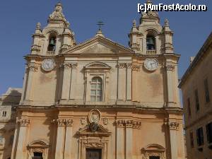 [P05] Mdina, vechea capitala a Maltei. Toate bisericile din Malta au 2 ceasuri, unul care merge bine si altul care merge aiurea, pentru a induce diavolul in eroare.  » foto by IULIU ANTAL
 - 
<span class="allrVoted glyphicon glyphicon-heart hidden" id="av570058"></span>
<a class="m-l-10 hidden" id="sv570058" onclick="voting_Foto_DelVot(,570058,3405)" role="button">șterge vot <span class="glyphicon glyphicon-remove"></span></a>
<a id="v9570058" class=" c-red"  onclick="voting_Foto_SetVot(570058)" role="button"><span class="glyphicon glyphicon-heart-empty"></span> <b>LIKE</b> = Votează poza</a> <img class="hidden"  id="f570058W9" src="/imagini/loader.gif" border="0" /><span class="AjErrMes hidden" id="e570058ErM"></span>