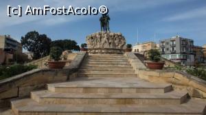 [P16] Statuia Muncii » foto by ile57b
 - 
<span class="allrVoted glyphicon glyphicon-heart hidden" id="av1299510"></span>
<a class="m-l-10 hidden" id="sv1299510" onclick="voting_Foto_DelVot(,1299510,3405)" role="button">șterge vot <span class="glyphicon glyphicon-remove"></span></a>
<a id="v91299510" class=" c-red"  onclick="voting_Foto_SetVot(1299510)" role="button"><span class="glyphicon glyphicon-heart-empty"></span> <b>LIKE</b> = Votează poza</a> <img class="hidden"  id="f1299510W9" src="/imagini/loader.gif" border="0" /><span class="AjErrMes hidden" id="e1299510ErM"></span>