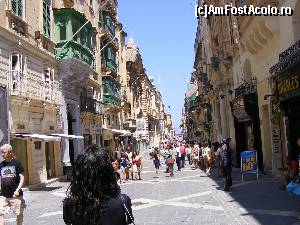 [P16] Turisti in Valletta, in luna august » foto by corinka
 - 
<span class="allrVoted glyphicon glyphicon-heart hidden" id="av555878"></span>
<a class="m-l-10 hidden" id="sv555878" onclick="voting_Foto_DelVot(,555878,3405)" role="button">șterge vot <span class="glyphicon glyphicon-remove"></span></a>
<a id="v9555878" class=" c-red"  onclick="voting_Foto_SetVot(555878)" role="button"><span class="glyphicon glyphicon-heart-empty"></span> <b>LIKE</b> = Votează poza</a> <img class="hidden"  id="f555878W9" src="/imagini/loader.gif" border="0" /><span class="AjErrMes hidden" id="e555878ErM"></span>