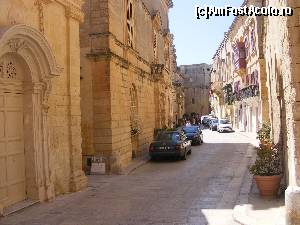 [P02] Masinile parcate arata ca Mdina este locuita.  » foto by corinka
 - 
<span class="allrVoted glyphicon glyphicon-heart hidden" id="av555861"></span>
<a class="m-l-10 hidden" id="sv555861" onclick="voting_Foto_DelVot(,555861,3405)" role="button">șterge vot <span class="glyphicon glyphicon-remove"></span></a>
<a id="v9555861" class=" c-red"  onclick="voting_Foto_SetVot(555861)" role="button"><span class="glyphicon glyphicon-heart-empty"></span> <b>LIKE</b> = Votează poza</a> <img class="hidden"  id="f555861W9" src="/imagini/loader.gif" border="0" /><span class="AjErrMes hidden" id="e555861ErM"></span>