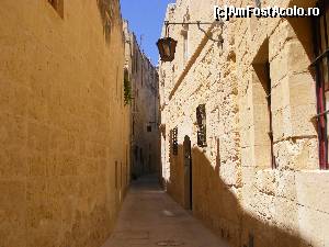 [P07] Mdina este foarte linistit, de aici probabil i se trage si a doua denumire, orasul tacut.  » foto by corinka
 - 
<span class="allrVoted glyphicon glyphicon-heart hidden" id="av555867"></span>
<a class="m-l-10 hidden" id="sv555867" onclick="voting_Foto_DelVot(,555867,3405)" role="button">șterge vot <span class="glyphicon glyphicon-remove"></span></a>
<a id="v9555867" class=" c-red"  onclick="voting_Foto_SetVot(555867)" role="button"><span class="glyphicon glyphicon-heart-empty"></span> <b>LIKE</b> = Votează poza</a> <img class="hidden"  id="f555867W9" src="/imagini/loader.gif" border="0" /><span class="AjErrMes hidden" id="e555867ErM"></span>