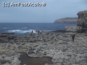 [P16] Locul unde s-a prăbuşit Azure Window încă mai atrage turiştii, chiar şi la asfinţit » foto by irinad
 - 
<span class="allrVoted glyphicon glyphicon-heart hidden" id="av943907"></span>
<a class="m-l-10 hidden" id="sv943907" onclick="voting_Foto_DelVot(,943907,3405)" role="button">șterge vot <span class="glyphicon glyphicon-remove"></span></a>
<a id="v9943907" class=" c-red"  onclick="voting_Foto_SetVot(943907)" role="button"><span class="glyphicon glyphicon-heart-empty"></span> <b>LIKE</b> = Votează poza</a> <img class="hidden"  id="f943907W9" src="/imagini/loader.gif" border="0" /><span class="AjErrMes hidden" id="e943907ErM"></span>