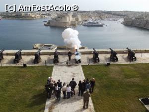 [P06] Saluting Battery: tocmai s-a tras salva de tun de la orele 12,00 » foto by irinad
 - 
<span class="allrVoted glyphicon glyphicon-heart hidden" id="av943897"></span>
<a class="m-l-10 hidden" id="sv943897" onclick="voting_Foto_DelVot(,943897,3405)" role="button">șterge vot <span class="glyphicon glyphicon-remove"></span></a>
<a id="v9943897" class=" c-red"  onclick="voting_Foto_SetVot(943897)" role="button"><span class="glyphicon glyphicon-heart-empty"></span> <b>LIKE</b> = Votează poza</a> <img class="hidden"  id="f943897W9" src="/imagini/loader.gif" border="0" /><span class="AjErrMes hidden" id="e943897ErM"></span>