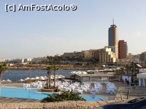 [P10] Turnul de afaceri Portomaso, care este cea mai inalta cladire din Malta, avand 97,54 metri. » foto by geani anto
 - 
<span class="allrVoted glyphicon glyphicon-heart hidden" id="av1252871"></span>
<a class="m-l-10 hidden" id="sv1252871" onclick="voting_Foto_DelVot(,1252871,3405)" role="button">șterge vot <span class="glyphicon glyphicon-remove"></span></a>
<a id="v91252871" class=" c-red"  onclick="voting_Foto_SetVot(1252871)" role="button"><span class="glyphicon glyphicon-heart-empty"></span> <b>LIKE</b> = Votează poza</a> <img class="hidden"  id="f1252871W9" src="/imagini/loader.gif" border="0" /><span class="AjErrMes hidden" id="e1252871ErM"></span>