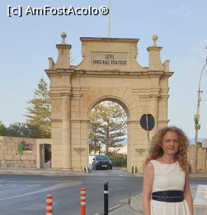 [P06] Poarta principala a cazinoului Dragonara cu o arcada pe sub care se intra in gradinile palatului are urmatoarea inscriptie: ,,Deus Nobis Haec Otia Fecit”, in traducere „Dumnezeu a facut aceste placeri pentru noi”. » foto by geani anto
 - 
<span class="allrVoted glyphicon glyphicon-heart hidden" id="av1252867"></span>
<a class="m-l-10 hidden" id="sv1252867" onclick="voting_Foto_DelVot(,1252867,3405)" role="button">șterge vot <span class="glyphicon glyphicon-remove"></span></a>
<a id="v91252867" class=" c-red"  onclick="voting_Foto_SetVot(1252867)" role="button"><span class="glyphicon glyphicon-heart-empty"></span> <b>LIKE</b> = Votează poza</a> <img class="hidden"  id="f1252867W9" src="/imagini/loader.gif" border="0" /><span class="AjErrMes hidden" id="e1252867ErM"></span>