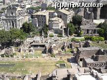 [P29] În prim plan, ruinele Casei Vestalelor, cu rândul de statui (stânga-jos). În plan secund, Basilica Maxentius-Constatin (dreapta), Basilica dei Santi Cosma e Damiano (centru) şi Templul lui Antoninus şi Faustina (stânga) » foto by Costi
 - 
<span class="allrVoted glyphicon glyphicon-heart hidden" id="av48156"></span>
<a class="m-l-10 hidden" id="sv48156" onclick="voting_Foto_DelVot(,48156,3406)" role="button">șterge vot <span class="glyphicon glyphicon-remove"></span></a>
<a id="v948156" class=" c-red"  onclick="voting_Foto_SetVot(48156)" role="button"><span class="glyphicon glyphicon-heart-empty"></span> <b>LIKE</b> = Votează poza</a> <img class="hidden"  id="f48156W9" src="/imagini/loader.gif" border="0" /><span class="AjErrMes hidden" id="e48156ErM"></span>