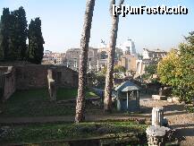[P06] Intrarea la Forumul roman,in departare se distinge si statuia lui Vittorio Emanuele II » foto by dorgo
 - 
<span class="allrVoted glyphicon glyphicon-heart hidden" id="av163111"></span>
<a class="m-l-10 hidden" id="sv163111" onclick="voting_Foto_DelVot(,163111,3406)" role="button">șterge vot <span class="glyphicon glyphicon-remove"></span></a>
<a id="v9163111" class=" c-red"  onclick="voting_Foto_SetVot(163111)" role="button"><span class="glyphicon glyphicon-heart-empty"></span> <b>LIKE</b> = Votează poza</a> <img class="hidden"  id="f163111W9" src="/imagini/loader.gif" border="0" /><span class="AjErrMes hidden" id="e163111ErM"></span>