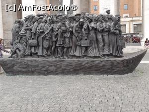 [P25] Piața Sf. Petru - sculptura Angel Unawares » foto by Mitica49
 - 
<span class="allrVoted glyphicon glyphicon-heart hidden" id="av1416779"></span>
<a class="m-l-10 hidden" id="sv1416779" onclick="voting_Foto_DelVot(,1416779,3406)" role="button">șterge vot <span class="glyphicon glyphicon-remove"></span></a>
<a id="v91416779" class=" c-red"  onclick="voting_Foto_SetVot(1416779)" role="button"><span class="glyphicon glyphicon-heart-empty"></span> <b>LIKE</b> = Votează poza</a> <img class="hidden"  id="f1416779W9" src="/imagini/loader.gif" border="0" /><span class="AjErrMes hidden" id="e1416779ErM"></span>