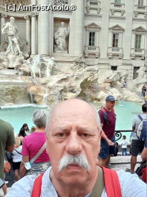 [P34] Turist la Fontana di Trevi » foto by Mitica49
 - 
<span class="allrVoted glyphicon glyphicon-heart hidden" id="av1416788"></span>
<a class="m-l-10 hidden" id="sv1416788" onclick="voting_Foto_DelVot(,1416788,3406)" role="button">șterge vot <span class="glyphicon glyphicon-remove"></span></a>
<a id="v91416788" class=" c-red"  onclick="voting_Foto_SetVot(1416788)" role="button"><span class="glyphicon glyphicon-heart-empty"></span> <b>LIKE</b> = Votează poza</a> <img class="hidden"  id="f1416788W9" src="/imagini/loader.gif" border="0" /><span class="AjErrMes hidden" id="e1416788ErM"></span>