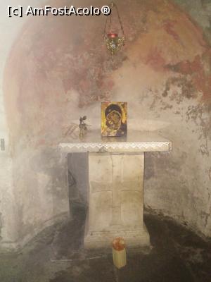 [P16] 16. Micul altar din criptă conține relicvele Sfintei Cirilla.  » foto by msnd
 - 
<span class="allrVoted glyphicon glyphicon-heart hidden" id="av858719"></span>
<a class="m-l-10 hidden" id="sv858719" onclick="voting_Foto_DelVot(,858719,3406)" role="button">șterge vot <span class="glyphicon glyphicon-remove"></span></a>
<a id="v9858719" class=" c-red"  onclick="voting_Foto_SetVot(858719)" role="button"><span class="glyphicon glyphicon-heart-empty"></span> <b>LIKE</b> = Votează poza</a> <img class="hidden"  id="f858719W9" src="/imagini/loader.gif" border="0" /><span class="AjErrMes hidden" id="e858719ErM"></span>