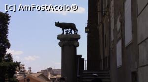 [P21] Lupa Capitolina de pe Il Campidoglio.  » foto by ovidiuyepi
 - 
<span class="allrVoted glyphicon glyphicon-heart hidden" id="av969575"></span>
<a class="m-l-10 hidden" id="sv969575" onclick="voting_Foto_DelVot(,969575,3406)" role="button">șterge vot <span class="glyphicon glyphicon-remove"></span></a>
<a id="v9969575" class=" c-red"  onclick="voting_Foto_SetVot(969575)" role="button"><span class="glyphicon glyphicon-heart-empty"></span> <b>LIKE</b> = Votează poza</a> <img class="hidden"  id="f969575W9" src="/imagini/loader.gif" border="0" /><span class="AjErrMes hidden" id="e969575ErM"></span>