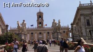[P09] Capitoliu/Il Campidoglio. Turisti care urca celebrele trepte Cordonata. Sus, in capat, statuile lui Castor si Polux si caii lor.  » foto by ovidiuyepi
 - 
<span class="allrVoted glyphicon glyphicon-heart hidden" id="av969551"></span>
<a class="m-l-10 hidden" id="sv969551" onclick="voting_Foto_DelVot(,969551,3406)" role="button">șterge vot <span class="glyphicon glyphicon-remove"></span></a>
<a id="v9969551" class=" c-red"  onclick="voting_Foto_SetVot(969551)" role="button"><span class="glyphicon glyphicon-heart-empty"></span> <b>LIKE</b> = Votează poza</a> <img class="hidden"  id="f969551W9" src="/imagini/loader.gif" border="0" /><span class="AjErrMes hidden" id="e969551ErM"></span>