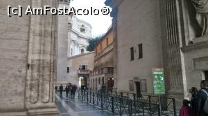 [P25] Ieșirea din Musei Vatican, văzută de lângă Bazilica Sf Petru » foto by FlorinAndrei
 - 
<span class="allrVoted glyphicon glyphicon-heart hidden" id="av942568"></span>
<a class="m-l-10 hidden" id="sv942568" onclick="voting_Foto_DelVot(,942568,3406)" role="button">șterge vot <span class="glyphicon glyphicon-remove"></span></a>
<a id="v9942568" class=" c-red"  onclick="voting_Foto_SetVot(942568)" role="button"><span class="glyphicon glyphicon-heart-empty"></span> <b>LIKE</b> = Votează poza</a> <img class="hidden"  id="f942568W9" src="/imagini/loader.gif" border="0" /><span class="AjErrMes hidden" id="e942568ErM"></span>