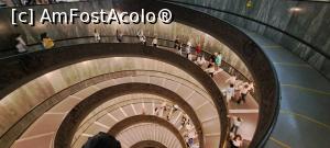 [P99] Faimoasa scară elicoidală de la Musei Vaticani » foto by irinad
 - 
<span class="allrVoted glyphicon glyphicon-heart hidden" id="av1384054"></span>
<a class="m-l-10 hidden" id="sv1384054" onclick="voting_Foto_DelVot(,1384054,3406)" role="button">șterge vot <span class="glyphicon glyphicon-remove"></span></a>
<a id="v91384054" class=" c-red"  onclick="voting_Foto_SetVot(1384054)" role="button"><span class="glyphicon glyphicon-heart-empty"></span> <b>LIKE</b> = Votează poza</a> <img class="hidden"  id="f1384054W9" src="/imagini/loader.gif" border="0" /><span class="AjErrMes hidden" id="e1384054ErM"></span>