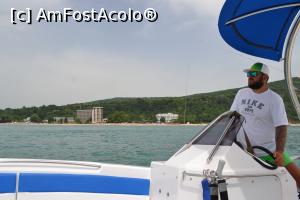 [P16] Capitanul care a condus barca si m-a tras in aer » foto by AZE
 - 
<span class="allrVoted glyphicon glyphicon-heart hidden" id="av750821"></span>
<a class="m-l-10 hidden" id="sv750821" onclick="voting_Foto_DelVot(,750821,3407)" role="button">șterge vot <span class="glyphicon glyphicon-remove"></span></a>
<a id="v9750821" class=" c-red"  onclick="voting_Foto_SetVot(750821)" role="button"><span class="glyphicon glyphicon-heart-empty"></span> <b>LIKE</b> = Votează poza</a> <img class="hidden"  id="f750821W9" src="/imagini/loader.gif" border="0" /><span class="AjErrMes hidden" id="e750821ErM"></span>