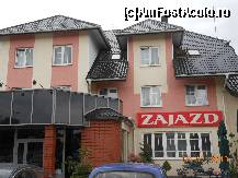[P02] Zajazd Max - Emilianów, sub placa roşie sunt ferestrele restaurantului.  » foto by iulianic
 - 
<span class="allrVoted glyphicon glyphicon-heart hidden" id="av459631"></span>
<a class="m-l-10 hidden" id="sv459631" onclick="voting_Foto_DelVot(,459631,3411)" role="button">șterge vot <span class="glyphicon glyphicon-remove"></span></a>
<a id="v9459631" class=" c-red"  onclick="voting_Foto_SetVot(459631)" role="button"><span class="glyphicon glyphicon-heart-empty"></span> <b>LIKE</b> = Votează poza</a> <img class="hidden"  id="f459631W9" src="/imagini/loader.gif" border="0" /><span class="AjErrMes hidden" id="e459631ErM"></span>