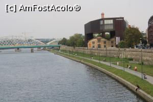 [P01] Cracovia, Centrul de documentare Cricoteka construcție modernă ce încorporează o alta mai veche și Vistula » foto by mprofeanu
 - 
<span class="allrVoted glyphicon glyphicon-heart hidden" id="av1330305"></span>
<a class="m-l-10 hidden" id="sv1330305" onclick="voting_Foto_DelVot(,1330305,3411)" role="button">șterge vot <span class="glyphicon glyphicon-remove"></span></a>
<a id="v91330305" class=" c-red"  onclick="voting_Foto_SetVot(1330305)" role="button"><span class="glyphicon glyphicon-heart-empty"></span> <b>LIKE</b> = Votează poza</a> <img class="hidden"  id="f1330305W9" src="/imagini/loader.gif" border="0" /><span class="AjErrMes hidden" id="e1330305ErM"></span>