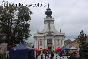 [P10] Wadowice, Bazilica Prezentarea Sfintei Fecioare Maria și în dreapta Muzeul dedicat Papei Ioan Paul al II-lea » foto by mprofeanu
 - 
<span class="allrVoted glyphicon glyphicon-heart hidden" id="av1330314"></span>
<a class="m-l-10 hidden" id="sv1330314" onclick="voting_Foto_DelVot(,1330314,3411)" role="button">șterge vot <span class="glyphicon glyphicon-remove"></span></a>
<a id="v91330314" class=" c-red"  onclick="voting_Foto_SetVot(1330314)" role="button"><span class="glyphicon glyphicon-heart-empty"></span> <b>LIKE</b> = Votează poza</a> <img class="hidden"  id="f1330314W9" src="/imagini/loader.gif" border="0" /><span class="AjErrMes hidden" id="e1330314ErM"></span>