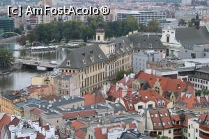 [P32] Wroclaw, Universitatea, clădirea cu acoperiș gri, poză mărită făcută din Turnul Bisericii Sf. Elisabeta » foto by mprofeanu
 - 
<span class="allrVoted glyphicon glyphicon-heart hidden" id="av1330336"></span>
<a class="m-l-10 hidden" id="sv1330336" onclick="voting_Foto_DelVot(,1330336,3411)" role="button">șterge vot <span class="glyphicon glyphicon-remove"></span></a>
<a id="v91330336" class=" c-red"  onclick="voting_Foto_SetVot(1330336)" role="button"><span class="glyphicon glyphicon-heart-empty"></span> <b>LIKE</b> = Votează poza</a> <img class="hidden"  id="f1330336W9" src="/imagini/loader.gif" border="0" /><span class="AjErrMes hidden" id="e1330336ErM"></span>