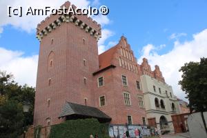 [P40] Poznan, Castelul Regal » foto by mprofeanu
 - 
<span class="allrVoted glyphicon glyphicon-heart hidden" id="av1330344"></span>
<a class="m-l-10 hidden" id="sv1330344" onclick="voting_Foto_DelVot(,1330344,3411)" role="button">șterge vot <span class="glyphicon glyphicon-remove"></span></a>
<a id="v91330344" class=" c-red"  onclick="voting_Foto_SetVot(1330344)" role="button"><span class="glyphicon glyphicon-heart-empty"></span> <b>LIKE</b> = Votează poza</a> <img class="hidden"  id="f1330344W9" src="/imagini/loader.gif" border="0" /><span class="AjErrMes hidden" id="e1330344ErM"></span>