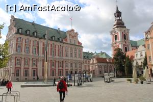 [P41] Poznan, Piața Colegiului, aici nu se lucra cu Bazilica Fecioarei Veșnicului Ajutor, Maria Magdalena și Sf. Stanislau, se vede Turnul în dreapta și Colegiul Iezuiților în stânga » foto by mprofeanu
 - 
<span class="allrVoted glyphicon glyphicon-heart hidden" id="av1330345"></span>
<a class="m-l-10 hidden" id="sv1330345" onclick="voting_Foto_DelVot(,1330345,3411)" role="button">șterge vot <span class="glyphicon glyphicon-remove"></span></a>
<a id="v91330345" class=" c-red"  onclick="voting_Foto_SetVot(1330345)" role="button"><span class="glyphicon glyphicon-heart-empty"></span> <b>LIKE</b> = Votează poza</a> <img class="hidden"  id="f1330345W9" src="/imagini/loader.gif" border="0" /><span class="AjErrMes hidden" id="e1330345ErM"></span>