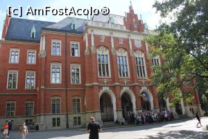 [P05] Cracovia, Universitatea Jageloniană, Rectorat și o promoție de foști studenți » foto by mprofeanu
 - 
<span class="allrVoted glyphicon glyphicon-heart hidden" id="av1330309"></span>
<a class="m-l-10 hidden" id="sv1330309" onclick="voting_Foto_DelVot(,1330309,3411)" role="button">șterge vot <span class="glyphicon glyphicon-remove"></span></a>
<a id="v91330309" class=" c-red"  onclick="voting_Foto_SetVot(1330309)" role="button"><span class="glyphicon glyphicon-heart-empty"></span> <b>LIKE</b> = Votează poza</a> <img class="hidden"  id="f1330309W9" src="/imagini/loader.gif" border="0" /><span class="AjErrMes hidden" id="e1330309ErM"></span>