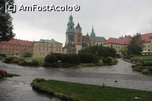 [P07] Cracovia, Castelul Wawel dimineața pe ploaie » foto by mprofeanu
 - 
<span class="allrVoted glyphicon glyphicon-heart hidden" id="av1330311"></span>
<a class="m-l-10 hidden" id="sv1330311" onclick="voting_Foto_DelVot(,1330311,3411)" role="button">șterge vot <span class="glyphicon glyphicon-remove"></span></a>
<a id="v91330311" class=" c-red"  onclick="voting_Foto_SetVot(1330311)" role="button"><span class="glyphicon glyphicon-heart-empty"></span> <b>LIKE</b> = Votează poza</a> <img class="hidden"  id="f1330311W9" src="/imagini/loader.gif" border="0" /><span class="AjErrMes hidden" id="e1330311ErM"></span>