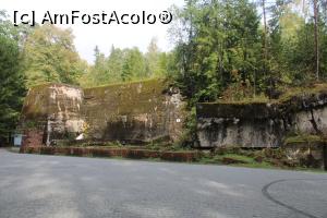 [P17] Bârlogul Lupului, Buncărul Casa de Oaspeți pozat din alt unghi, se vede cât este de mare... » foto by mprofeanu
 - 
<span class="allrVoted glyphicon glyphicon-heart hidden" id="av1386890"></span>
<a class="m-l-10 hidden" id="sv1386890" onclick="voting_Foto_DelVot(,1386890,3411)" role="button">șterge vot <span class="glyphicon glyphicon-remove"></span></a>
<a id="v91386890" class=" c-red"  onclick="voting_Foto_SetVot(1386890)" role="button"><span class="glyphicon glyphicon-heart-empty"></span> <b>LIKE</b> = Votează poza</a> <img class="hidden"  id="f1386890W9" src="/imagini/loader.gif" border="0" /><span class="AjErrMes hidden" id="e1386890ErM"></span>