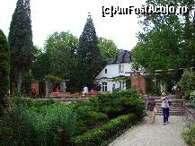 [P23] Muzeul memorial Frederic Chopin de la  Żelazowa Wola : privind înapoi spre casa memorială » foto by mariana.olaru
 - 
<span class="allrVoted glyphicon glyphicon-heart hidden" id="av151632"></span>
<a class="m-l-10 hidden" id="sv151632" onclick="voting_Foto_DelVot(,151632,3411)" role="button">șterge vot <span class="glyphicon glyphicon-remove"></span></a>
<a id="v9151632" class=" c-red"  onclick="voting_Foto_SetVot(151632)" role="button"><span class="glyphicon glyphicon-heart-empty"></span> <b>LIKE</b> = Votează poza</a> <img class="hidden"  id="f151632W9" src="/imagini/loader.gif" border="0" /><span class="AjErrMes hidden" id="e151632ErM"></span>