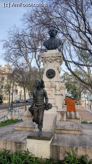 [P38] Monumentul lui Eduardo Coelho de la Miradouro Sao Pedro de Alcantara. » foto by ovidiuyepi
 - 
<span class="allrVoted glyphicon glyphicon-heart hidden" id="av1397069"></span>
<a class="m-l-10 hidden" id="sv1397069" onclick="voting_Foto_DelVot(,1397069,3414)" role="button">șterge vot <span class="glyphicon glyphicon-remove"></span></a>
<a id="v91397069" class=" c-red"  onclick="voting_Foto_SetVot(1397069)" role="button"><span class="glyphicon glyphicon-heart-empty"></span> <b>LIKE</b> = Votează poza</a> <img class="hidden"  id="f1397069W9" src="/imagini/loader.gif" border="0" /><span class="AjErrMes hidden" id="e1397069ErM"></span>