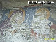 [P01] icoana de deasupra intrarii in biserica. pictura este veche si vandalizata dar se mai pot deslusi detalii si in special culorile. » foto by petrus95
 - 
<span class="allrVoted glyphicon glyphicon-heart hidden" id="av70625"></span>
<a class="m-l-10 hidden" id="sv70625" onclick="voting_Foto_DelVot(,70625,3418)" role="button">șterge vot <span class="glyphicon glyphicon-remove"></span></a>
<a id="v970625" class=" c-red"  onclick="voting_Foto_SetVot(70625)" role="button"><span class="glyphicon glyphicon-heart-empty"></span> <b>LIKE</b> = Votează poza</a> <img class="hidden"  id="f70625W9" src="/imagini/loader.gif" border="0" /><span class="AjErrMes hidden" id="e70625ErM"></span>