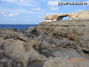 [P16] Insula Gozo - Curioşi, tot mai aproape de Fereastra Albastră.  » foto by iulianic
 - 
<span class="allrVoted glyphicon glyphicon-heart hidden" id="av577406"></span>
<a class="m-l-10 hidden" id="sv577406" onclick="voting_Foto_DelVot(,577406,3422)" role="button">șterge vot <span class="glyphicon glyphicon-remove"></span></a>
<a id="v9577406" class=" c-red"  onclick="voting_Foto_SetVot(577406)" role="button"><span class="glyphicon glyphicon-heart-empty"></span> <b>LIKE</b> = Votează poza</a> <img class="hidden"  id="f577406W9" src="/imagini/loader.gif" border="0" /><span class="AjErrMes hidden" id="e577406ErM"></span>