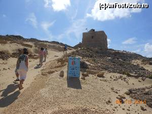 [P08] Insula Gozo - Urcuşul spre Dwejra Tower, turnul de apărare.  » foto by iulianic
 - 
<span class="allrVoted glyphicon glyphicon-heart hidden" id="av577386"></span>
<a class="m-l-10 hidden" id="sv577386" onclick="voting_Foto_DelVot(,577386,3422)" role="button">șterge vot <span class="glyphicon glyphicon-remove"></span></a>
<a id="v9577386" class=" c-red"  onclick="voting_Foto_SetVot(577386)" role="button"><span class="glyphicon glyphicon-heart-empty"></span> <b>LIKE</b> = Votează poza</a> <img class="hidden"  id="f577386W9" src="/imagini/loader.gif" border="0" /><span class="AjErrMes hidden" id="e577386ErM"></span>