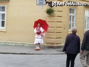 [P18] Domnisoara in costum popular cu care puteai face o poza si de la care puteai cumpara o amintire despre Zagreb » foto by Dan&Ema
 - 
<span class="allrVoted glyphicon glyphicon-heart hidden" id="av512432"></span>
<a class="m-l-10 hidden" id="sv512432" onclick="voting_Foto_DelVot(,512432,3430)" role="button">șterge vot <span class="glyphicon glyphicon-remove"></span></a>
<a id="v9512432" class=" c-red"  onclick="voting_Foto_SetVot(512432)" role="button"><span class="glyphicon glyphicon-heart-empty"></span> <b>LIKE</b> = Votează poza</a> <img class="hidden"  id="f512432W9" src="/imagini/loader.gif" border="0" /><span class="AjErrMes hidden" id="e512432ErM"></span>