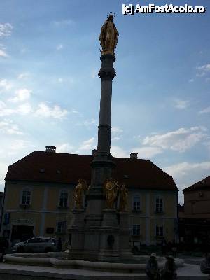 [P06] Statuia din fata Catedralei din alt unghi » foto by Dan&Ema
 - 
<span class="allrVoted glyphicon glyphicon-heart hidden" id="av512418"></span>
<a class="m-l-10 hidden" id="sv512418" onclick="voting_Foto_DelVot(,512418,3430)" role="button">șterge vot <span class="glyphicon glyphicon-remove"></span></a>
<a id="v9512418" class=" c-red"  onclick="voting_Foto_SetVot(512418)" role="button"><span class="glyphicon glyphicon-heart-empty"></span> <b>LIKE</b> = Votează poza</a> <img class="hidden"  id="f512418W9" src="/imagini/loader.gif" border="0" /><span class="AjErrMes hidden" id="e512418ErM"></span>