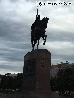 [P02] Statuia ecvestra a regelui Tomislav » foto by Dan&Ema
 - 
<span class="allrVoted glyphicon glyphicon-heart hidden" id="av647944"></span>
<a class="m-l-10 hidden" id="sv647944" onclick="voting_Foto_DelVot(,647944,3430)" role="button">șterge vot <span class="glyphicon glyphicon-remove"></span></a>
<a id="v9647944" class=" c-red"  onclick="voting_Foto_SetVot(647944)" role="button"><span class="glyphicon glyphicon-heart-empty"></span> <b>LIKE</b> = Votează poza</a> <img class="hidden"  id="f647944W9" src="/imagini/loader.gif" border="0" /><span class="AjErrMes hidden" id="e647944ErM"></span>