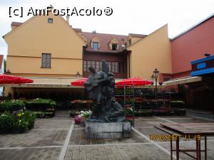 [P41] Statuia din Piața Dolac.  » foto by elviramvio
 - 
<span class="allrVoted glyphicon glyphicon-heart hidden" id="av900623"></span>
<a class="m-l-10 hidden" id="sv900623" onclick="voting_Foto_DelVot(,900623,3430)" role="button">șterge vot <span class="glyphicon glyphicon-remove"></span></a>
<a id="v9900623" class=" c-red"  onclick="voting_Foto_SetVot(900623)" role="button"><span class="glyphicon glyphicon-heart-empty"></span> <b>LIKE</b> = Votează poza</a> <img class="hidden"  id="f900623W9" src="/imagini/loader.gif" border="0" /><span class="AjErrMes hidden" id="e900623ErM"></span>