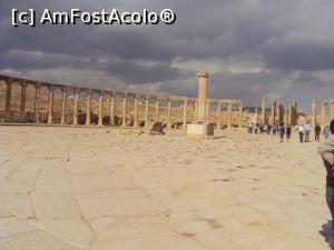 [P17] 17. „Piața Ovală” este un simbol, și cel mai fotografiat obiectiv al orașului Gerasa.  » foto by msnd
 - 
<span class="allrVoted glyphicon glyphicon-heart hidden" id="av1039674"></span>
<a class="m-l-10 hidden" id="sv1039674" onclick="voting_Foto_DelVot(,1039674,3439)" role="button">șterge vot <span class="glyphicon glyphicon-remove"></span></a>
<a id="v91039674" class=" c-red"  onclick="voting_Foto_SetVot(1039674)" role="button"><span class="glyphicon glyphicon-heart-empty"></span> <b>LIKE</b> = Votează poza</a> <img class="hidden"  id="f1039674W9" src="/imagini/loader.gif" border="0" /><span class="AjErrMes hidden" id="e1039674ErM"></span>