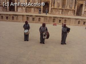 [P58] 57. Pe scenă își fac apariția trei interpreți de muzică populară iordaniană.  » foto by msnd
 - 
<span class="allrVoted glyphicon glyphicon-heart hidden" id="av1039736"></span>
<a class="m-l-10 hidden" id="sv1039736" onclick="voting_Foto_DelVot(,1039736,3439)" role="button">șterge vot <span class="glyphicon glyphicon-remove"></span></a>
<a id="v91039736" class=" c-red"  onclick="voting_Foto_SetVot(1039736)" role="button"><span class="glyphicon glyphicon-heart-empty"></span> <b>LIKE</b> = Votează poza</a> <img class="hidden"  id="f1039736W9" src="/imagini/loader.gif" border="0" /><span class="AjErrMes hidden" id="e1039736ErM"></span>