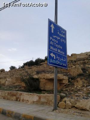 [P10] Indicatoare. Peste tot era scris și în altfabet latin » foto by fra
 - 
<span class="allrVoted glyphicon glyphicon-heart hidden" id="av956733"></span>
<a class="m-l-10 hidden" id="sv956733" onclick="voting_Foto_DelVot(,956733,3440)" role="button">șterge vot <span class="glyphicon glyphicon-remove"></span></a>
<a id="v9956733" class=" c-red"  onclick="voting_Foto_SetVot(956733)" role="button"><span class="glyphicon glyphicon-heart-empty"></span> <b>LIKE</b> = Votează poza</a> <img class="hidden"  id="f956733W9" src="/imagini/loader.gif" border="0" /><span class="AjErrMes hidden" id="e956733ErM"></span>