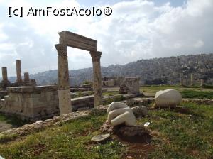 [P28] Citadela din Amman: templul lui Hercule » foto by irinad
 - 
<span class="allrVoted glyphicon glyphicon-heart hidden" id="av1066626"></span>
<a class="m-l-10 hidden" id="sv1066626" onclick="voting_Foto_DelVot(,1066626,3440)" role="button">șterge vot <span class="glyphicon glyphicon-remove"></span></a>
<a id="v91066626" class=" c-red"  onclick="voting_Foto_SetVot(1066626)" role="button"><span class="glyphicon glyphicon-heart-empty"></span> <b>LIKE</b> = Votează poza</a> <img class="hidden"  id="f1066626W9" src="/imagini/loader.gif" border="0" /><span class="AjErrMes hidden" id="e1066626ErM"></span>