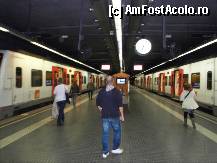 [P12] Sunt mai multe peroane si fiecare tren e parcat. Pe monitoare, scrie directia in care pleaca. Ne intereseaza R5 - Manresa (asa va aparea pe ecrane). A fost la ultmimul peron din stanga, dar e posibil sa-si schimbe peroanele. Verificati monitoarele. Placa Espania. » foto by TraianS
 - 
<span class="allrVoted glyphicon glyphicon-heart hidden" id="av297037"></span>
<a class="m-l-10 hidden" id="sv297037" onclick="voting_Foto_DelVot(,297037,3448)" role="button">șterge vot <span class="glyphicon glyphicon-remove"></span></a>
<a id="v9297037" class=" c-red"  onclick="voting_Foto_SetVot(297037)" role="button"><span class="glyphicon glyphicon-heart-empty"></span> <b>LIKE</b> = Votează poza</a> <img class="hidden"  id="f297037W9" src="/imagini/loader.gif" border="0" /><span class="AjErrMes hidden" id="e297037ErM"></span>