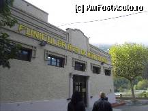 [P22] Cladirea Telecabinei de la baza muntelui se numeste 'Funicular Aeri de Montserrat' :))Mi se duc naibii toate definitiile. Am reusit sa fim printre primii :P » foto by TraianS
 - 
<span class="allrVoted glyphicon glyphicon-heart hidden" id="av297064"></span>
<a class="m-l-10 hidden" id="sv297064" onclick="voting_Foto_DelVot(,297064,3448)" role="button">șterge vot <span class="glyphicon glyphicon-remove"></span></a>
<a id="v9297064" class=" c-red"  onclick="voting_Foto_SetVot(297064)" role="button"><span class="glyphicon glyphicon-heart-empty"></span> <b>LIKE</b> = Votează poza</a> <img class="hidden"  id="f297064W9" src="/imagini/loader.gif" border="0" /><span class="AjErrMes hidden" id="e297064ErM"></span>
