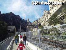 [P44] Aia in alb era rusoaica de ne-a ametit cu rugaciuni in telecabina. In stanga, se vede statia de sus a funicularului spre Santa Cova. Montserrat. » foto by TraianS
 - 
<span class="allrVoted glyphicon glyphicon-heart hidden" id="av297106"></span>
<a class="m-l-10 hidden" id="sv297106" onclick="voting_Foto_DelVot(,297106,3448)" role="button">șterge vot <span class="glyphicon glyphicon-remove"></span></a>
<a id="v9297106" class=" c-red"  onclick="voting_Foto_SetVot(297106)" role="button"><span class="glyphicon glyphicon-heart-empty"></span> <b>LIKE</b> = Votează poza</a> <img class="hidden"  id="f297106W9" src="/imagini/loader.gif" border="0" /><span class="AjErrMes hidden" id="e297106ErM"></span>