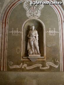 [P19] Statuia lui Carol Quintul, conducator al Imperiului de secol XVI, imperiu din care faceau parte Spania, Tarile de Jos si jumatate din Italia. » foto by sandu.53
 - 
<span class="allrVoted glyphicon glyphicon-heart hidden" id="av168954"></span>
<a class="m-l-10 hidden" id="sv168954" onclick="voting_Foto_DelVot(,168954,3448)" role="button">șterge vot <span class="glyphicon glyphicon-remove"></span></a>
<a id="v9168954" class=" c-red"  onclick="voting_Foto_SetVot(168954)" role="button"><span class="glyphicon glyphicon-heart-empty"></span> <b>LIKE</b> = Votează poza</a> <img class="hidden"  id="f168954W9" src="/imagini/loader.gif" border="0" /><span class="AjErrMes hidden" id="e168954ErM"></span>
