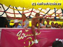 [P27x] Fiecare 'car' al echipelor participante la Parada erau inscriptionate cu mesaje si solicitari ale homosexualilor (de exemplu cuplurile de homosexuali cereau dreptul de a infia copii) » foto by lizuk
 - 
<span class="allrVoted glyphicon glyphicon-heart hidden" id="av24000"></span>
<a class="m-l-10 hidden" id="sv24000" onclick="voting_Foto_DelVot(,24000,3449)" role="button">șterge vot <span class="glyphicon glyphicon-remove"></span></a>
<a id="v924000" class=" c-red"  onclick="voting_Foto_SetVot(24000)" role="button"><span class="glyphicon glyphicon-heart-empty"></span> <b>LIKE</b> = Votează poza</a> <img class="hidden"  id="f24000W9" src="/imagini/loader.gif" border="0" /><span class="AjErrMes hidden" id="e24000ErM"></span>