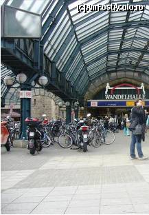 [P03] Motociclete şi biciclete în interiorul gării centrale din Hamburg » foto by ccalin10
 - 
<span class="allrVoted glyphicon glyphicon-heart hidden" id="av446439"></span>
<a class="m-l-10 hidden" id="sv446439" onclick="voting_Foto_DelVot(,446439,3449)" role="button">șterge vot <span class="glyphicon glyphicon-remove"></span></a>
<a id="v9446439" class=" c-red"  onclick="voting_Foto_SetVot(446439)" role="button"><span class="glyphicon glyphicon-heart-empty"></span> <b>LIKE</b> = Votează poza</a> <img class="hidden"  id="f446439W9" src="/imagini/loader.gif" border="0" /><span class="AjErrMes hidden" id="e446439ErM"></span>
