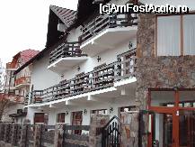 [P12] Asa arata Pensiunea Taverna Branului de afara » foto by adrian41
 - 
<span class="allrVoted glyphicon glyphicon-heart hidden" id="av52105"></span>
<a class="m-l-10 hidden" id="sv52105" onclick="voting_Foto_DelVot(,52105,3455)" role="button">șterge vot <span class="glyphicon glyphicon-remove"></span></a>
<a id="v952105" class=" c-red"  onclick="voting_Foto_SetVot(52105)" role="button"><span class="glyphicon glyphicon-heart-empty"></span> <b>LIKE</b> = Votează poza</a> <img class="hidden"  id="f52105W9" src="/imagini/loader.gif" border="0" /><span class="AjErrMes hidden" id="e52105ErM"></span>