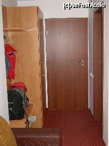 [P11] Intrare in apartament, in dreapta e usa de la baie » foto by narcisa
 - 
<span class="allrVoted glyphicon glyphicon-heart hidden" id="av121010"></span>
<a class="m-l-10 hidden" id="sv121010" onclick="voting_Foto_DelVot(,121010,3455)" role="button">șterge vot <span class="glyphicon glyphicon-remove"></span></a>
<a id="v9121010" class=" c-red"  onclick="voting_Foto_SetVot(121010)" role="button"><span class="glyphicon glyphicon-heart-empty"></span> <b>LIKE</b> = Votează poza</a> <img class="hidden"  id="f121010W9" src="/imagini/loader.gif" border="0" /><span class="AjErrMes hidden" id="e121010ErM"></span>